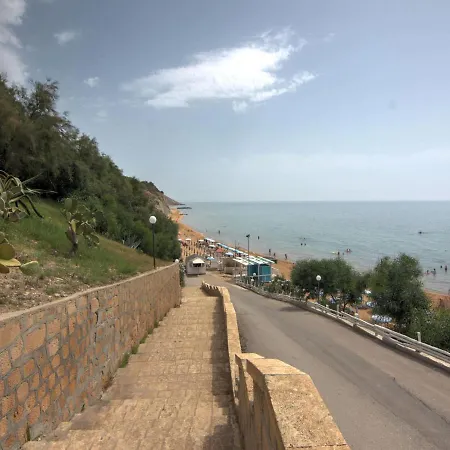 Διαμέρισμα Snug In Isola Capo Rizzuto With Garden *